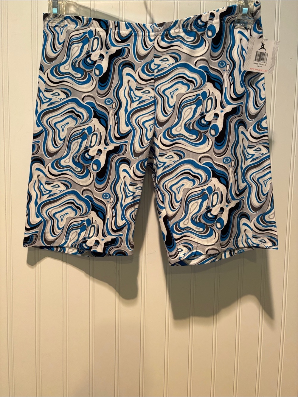 NWT Sexy Basics AnyWear Women’s
Brushed Active Shorts Marble Pattern Sz XL